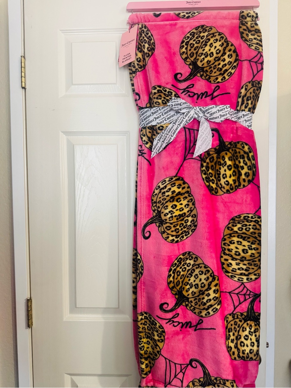 Juicy couture plush printed blanket leopard pumpkin and pink design BNWT